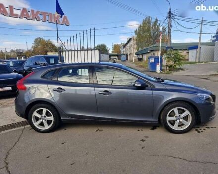 Вольво В40, объемом двигателя 1.6 л и пробегом 142 тыс. км за 12699 $, фото 6 на Automoto.ua