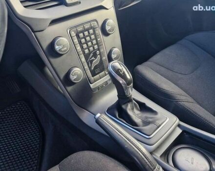 Вольво В40, объемом двигателя 1.6 л и пробегом 142 тыс. км за 12699 $, фото 25 на Automoto.ua