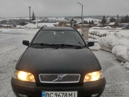 Вольво V40, об'ємом двигуна 1.95 л та пробігом 205 тис. км за 3900 $, фото 1 на Automoto.ua