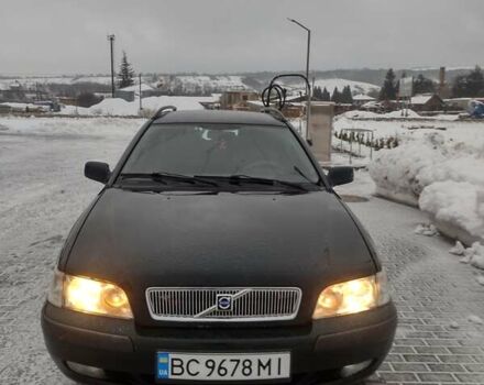 Вольво В40, объемом двигателя 1.95 л и пробегом 205 тыс. км за 3500 $, фото 1 на Automoto.ua