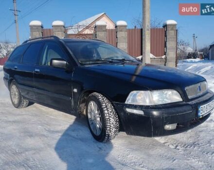 Вольво В40, объемом двигателя 1.9 л и пробегом 382 тыс. км за 2999 $, фото 1 на Automoto.ua