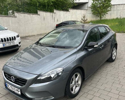 Вольво В40, объемом двигателя 1.56 л и пробегом 261 тыс. км за 8600 $, фото 1 на Automoto.ua