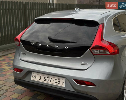 Серый Вольво В40, объемом двигателя 1.56 л и пробегом 210 тыс. км за 9950 $, фото 7 на Automoto.ua