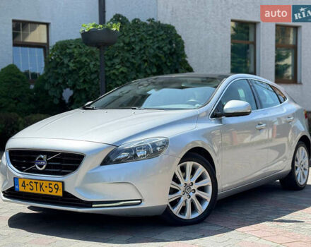 Серый Вольво В40, объемом двигателя 1.56 л и пробегом 220 тыс. км за 11000 $, фото 2 на Automoto.ua