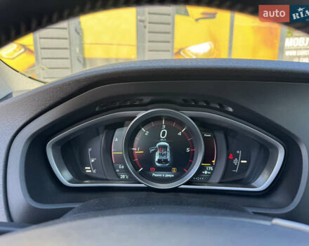 Сірий Вольво V40, об'ємом двигуна 1.56 л та пробігом 220 тис. км за 10600 $, фото 62 на Automoto.ua