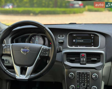 Серый Вольво В40, объемом двигателя 1.56 л и пробегом 220 тыс. км за 11000 $, фото 19 на Automoto.ua