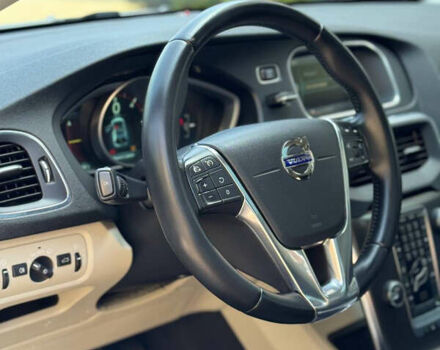 Серый Вольво В40, объемом двигателя 1.56 л и пробегом 220 тыс. км за 11000 $, фото 11 на Automoto.ua