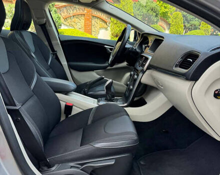 Серый Вольво В40, объемом двигателя 1.56 л и пробегом 220 тыс. км за 11000 $, фото 14 на Automoto.ua