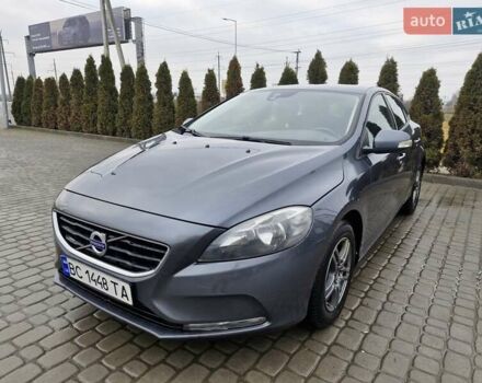 Серый Вольво В40, объемом двигателя 1.56 л и пробегом 211 тыс. км за 10000 $, фото 1 на Automoto.ua