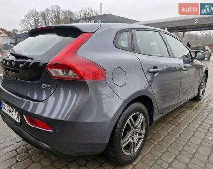 Серый Вольво В40, объемом двигателя 1.56 л и пробегом 211 тыс. км за 10000 $, фото 9 на Automoto.ua