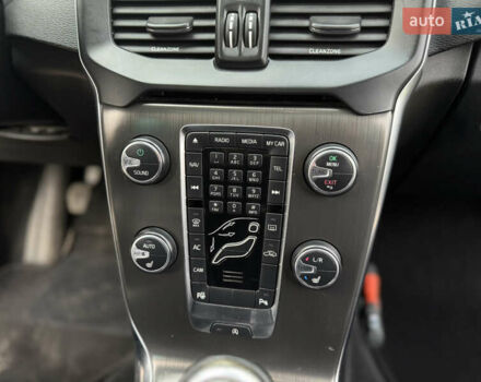 Серый Вольво В40, объемом двигателя 1.56 л и пробегом 210 тыс. км за 9950 $, фото 35 на Automoto.ua