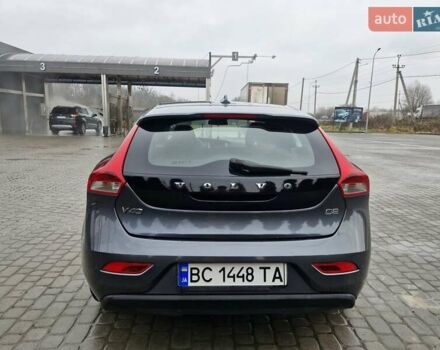 Серый Вольво В40, объемом двигателя 1.56 л и пробегом 211 тыс. км за 10000 $, фото 15 на Automoto.ua