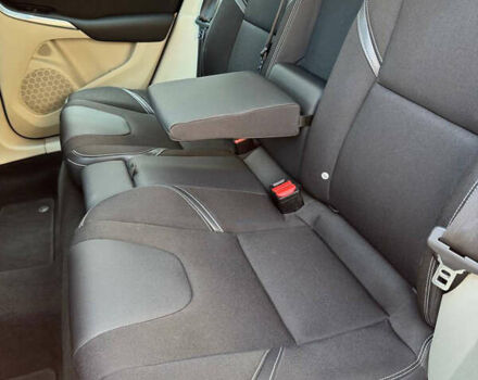 Серый Вольво В40, объемом двигателя 1.56 л и пробегом 220 тыс. км за 11000 $, фото 15 на Automoto.ua