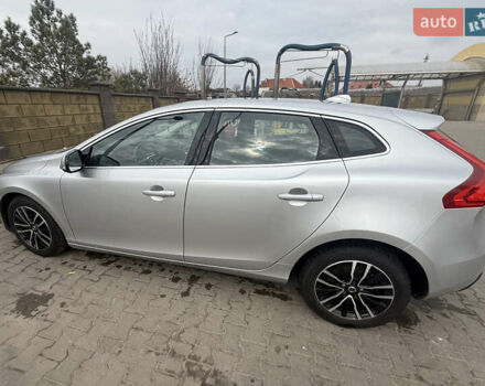 Серый Вольво В40, объемом двигателя 1.6 л и пробегом 227 тыс. км за 9700 $, фото 3 на Automoto.ua