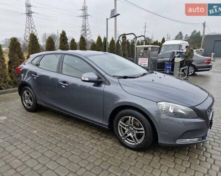 Серый Вольво В40, объемом двигателя 1.56 л и пробегом 211 тыс. км за 10000 $, фото 5 на Automoto.ua