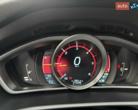 Серый Вольво В40, объемом двигателя 1.56 л и пробегом 210 тыс. км за 9950 $, фото 23 на Automoto.ua