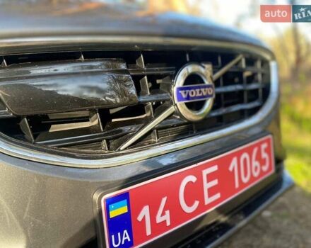 Вольво В40 2013 в Днепре (Днепропетровске) на Automoto.ua Серый Вольво В40, объемом двигателя 1.56 л и пробегом 213 тыс. км за 10800 $, фото 4 на Automoto.ua