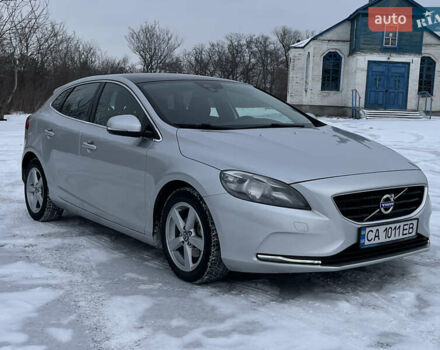 Сірий Вольво V40, об'ємом двигуна 1.56 л та пробігом 233 тис. км за 11200 $, фото 2 на Automoto.ua
