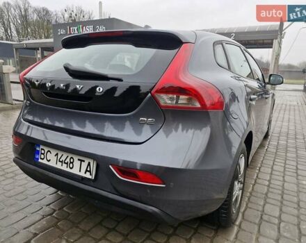 Серый Вольво В40, объемом двигателя 1.56 л и пробегом 211 тыс. км за 10000 $, фото 12 на Automoto.ua