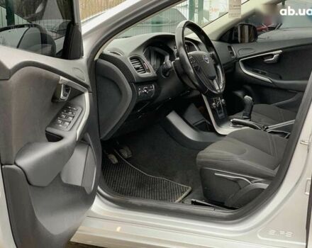 Серый Вольво В40, объемом двигателя 1.6 л и пробегом 272 тыс. км за 10000 $, фото 24 на Automoto.ua