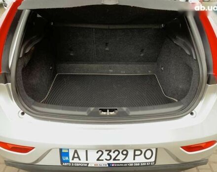 Серый Вольво В40, объемом двигателя 1.6 л и пробегом 272 тыс. км за 10000 $, фото 28 на Automoto.ua