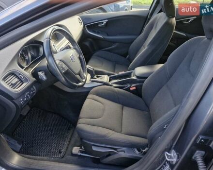Вольво В40 2014 в Николаеве на Automoto.ua Серый Вольво В40, объемом двигателя 1.6 л и пробегом 142 тыс. км за 12699 $, фото 16 на Automoto.ua