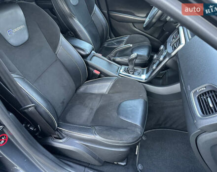 Сірий Вольво V40, об'ємом двигуна 1.56 л та пробігом 192 тис. км за 11250 $, фото 117 на Automoto.ua