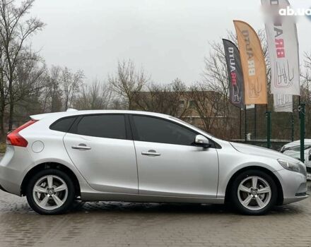 Серый Вольво В40, объемом двигателя 1.6 л и пробегом 272 тыс. км за 10000 $, фото 21 на Automoto.ua