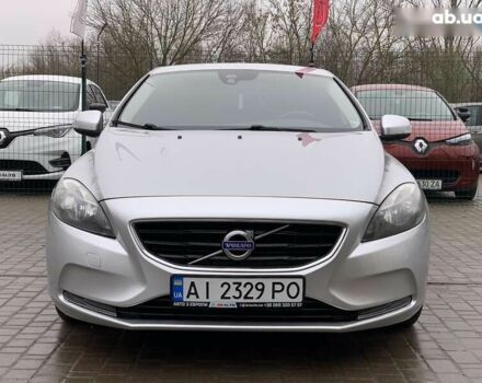 Серый Вольво В40, объемом двигателя 1.6 л и пробегом 272 тыс. км за 10000 $, фото 2 на Automoto.ua