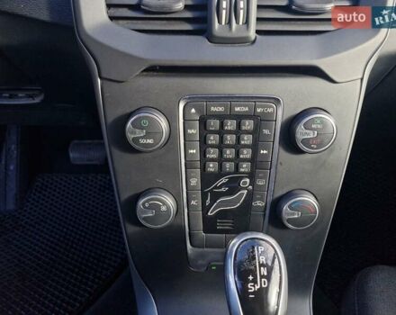 Вольво В40 2014 в Николаеве на Automoto.ua Серый Вольво В40, объемом двигателя 1.6 л и пробегом 142 тыс. км за 12699 $, фото 26 на Automoto.ua