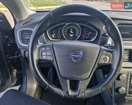 Вольво В40 2014 в Николаеве на Automoto.ua Серый Вольво В40, объемом двигателя 1.6 л и пробегом 142 тыс. км за 12699 $, фото 17 на Automoto.ua