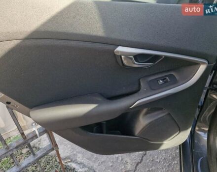 Вольво В40 2014 в Николаеве на Automoto.ua Серый Вольво В40, объемом двигателя 1.6 л и пробегом 142 тыс. км за 12699 $, фото 13 на Automoto.ua