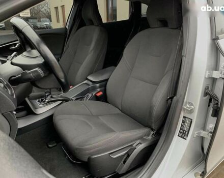 Серый Вольво В40, объемом двигателя 1.6 л и пробегом 272 тыс. км за 10000 $, фото 25 на Automoto.ua