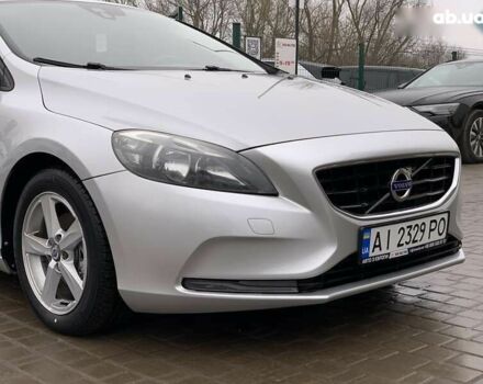 Серый Вольво В40, объемом двигателя 1.6 л и пробегом 272 тыс. км за 10000 $, фото 7 на Automoto.ua