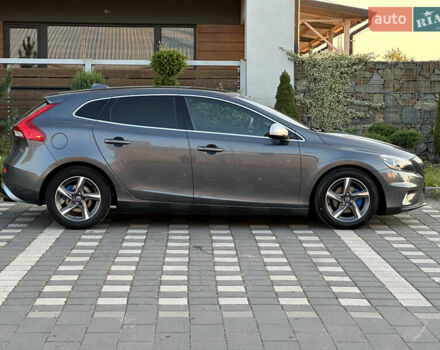 Сірий Вольво V40, об'ємом двигуна 1.56 л та пробігом 192 тис. км за 11250 $, фото 3 на Automoto.ua