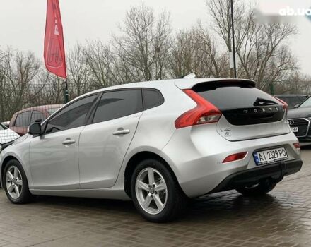 Серый Вольво В40, объемом двигателя 1.6 л и пробегом 272 тыс. км за 10000 $, фото 16 на Automoto.ua