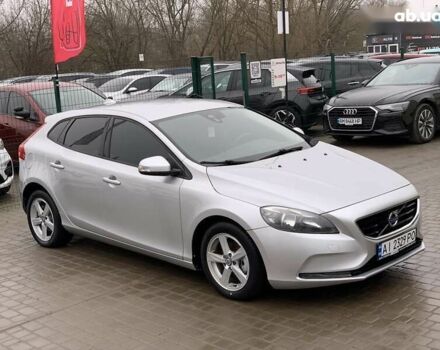 Серый Вольво В40, объемом двигателя 1.6 л и пробегом 272 тыс. км за 10000 $, фото 5 на Automoto.ua