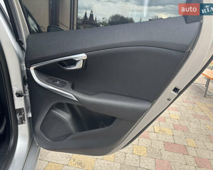 Сірий Вольво V40, об'ємом двигуна 1.6 л та пробігом 228 тис. км за 10990 $, фото 135 на Automoto.ua