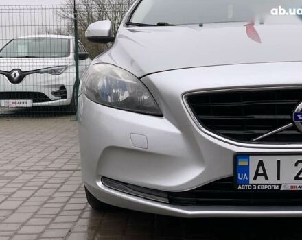 Серый Вольво В40, объемом двигателя 1.6 л и пробегом 272 тыс. км за 10000 $, фото 8 на Automoto.ua