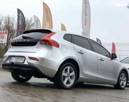 Серый Вольво В40, объемом двигателя 1.6 л и пробегом 272 тыс. км за 10000 $, фото 13 на Automoto.ua