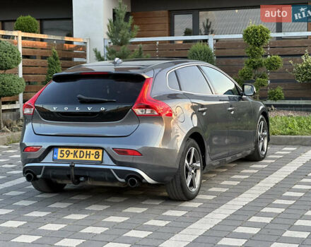 Сірий Вольво V40, об'ємом двигуна 1.56 л та пробігом 192 тис. км за 11250 $, фото 60 на Automoto.ua