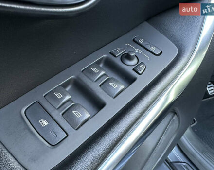 Сірий Вольво V40, об'ємом двигуна 1.56 л та пробігом 192 тис. км за 11250 $, фото 88 на Automoto.ua