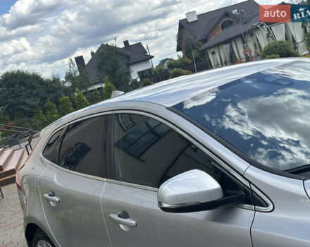 Сірий Вольво V40, об'ємом двигуна 1.6 л та пробігом 228 тис. км за 10990 $, фото 35 на Automoto.ua