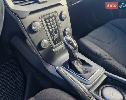 Вольво В40 2014 в Николаеве на Automoto.ua Серый Вольво В40, объемом двигателя 1.6 л и пробегом 142 тыс. км за 12699 $, фото 25 на Automoto.ua