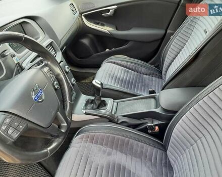 Сірий Вольво V40, об'ємом двигуна 1.56 л та пробігом 223 тис. км за 13500 $, фото 9 на Automoto.ua