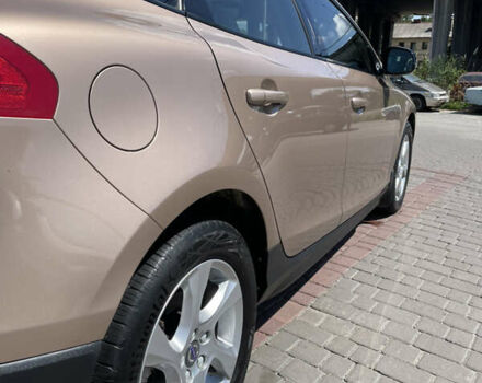 Сірий Вольво V40, об'ємом двигуна 1.98 л та пробігом 95 тис. км за 17700 $, фото 5 на Automoto.ua