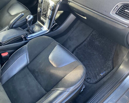 Серый Вольво В40, объемом двигателя 1.97 л и пробегом 230 тыс. км за 15000 $, фото 8 на Automoto.ua