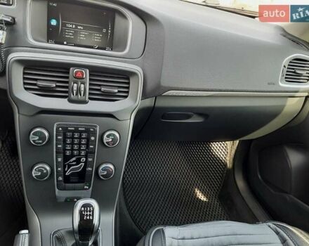 Сірий Вольво V40, об'ємом двигуна 1.56 л та пробігом 223 тис. км за 13500 $, фото 14 на Automoto.ua