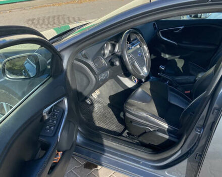 Серый Вольво В40, объемом двигателя 1.97 л и пробегом 230 тыс. км за 15000 $, фото 5 на Automoto.ua