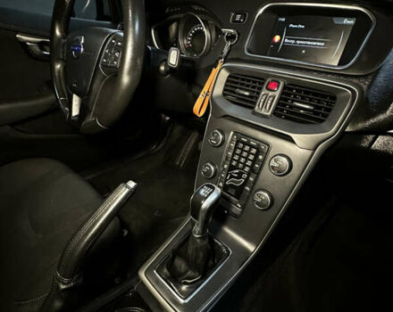 Серый Вольво В40, объемом двигателя 1.56 л и пробегом 195 тыс. км за 11000 $, фото 13 на Automoto.ua